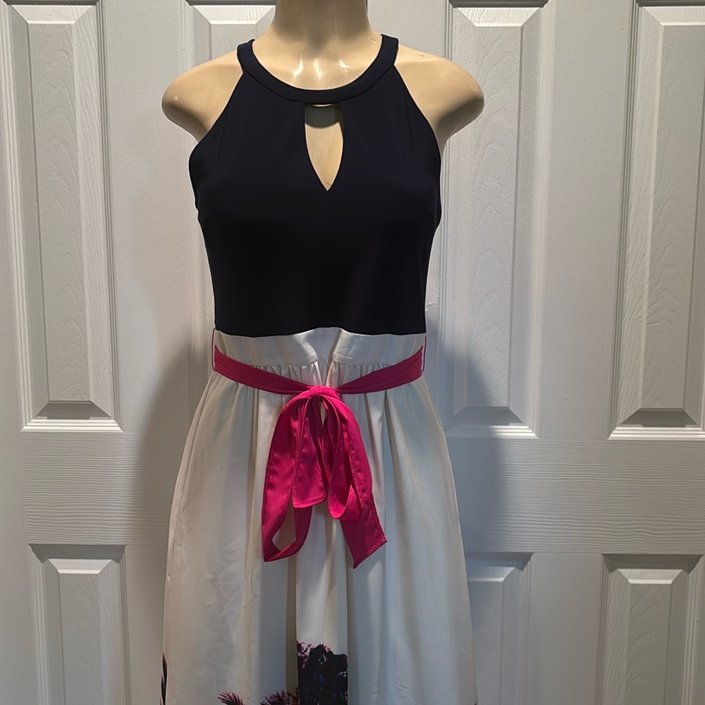 Vince Camuto- Halter Neck Maxi Dress Sleeveless size 6 - Picture 2 of 7